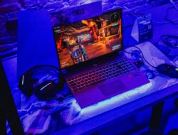 ilustasi dari laptop gaming