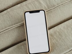 Harga iPhone 11: Update Terbaru & Tips Beli HP Bekas yang Aman 2025