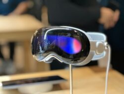 TERBONGKAR! Harga Apple Vision Pro di Indonesia 2025: Fitur, Review Jujur & Panduan Beli VR Terbaru!
